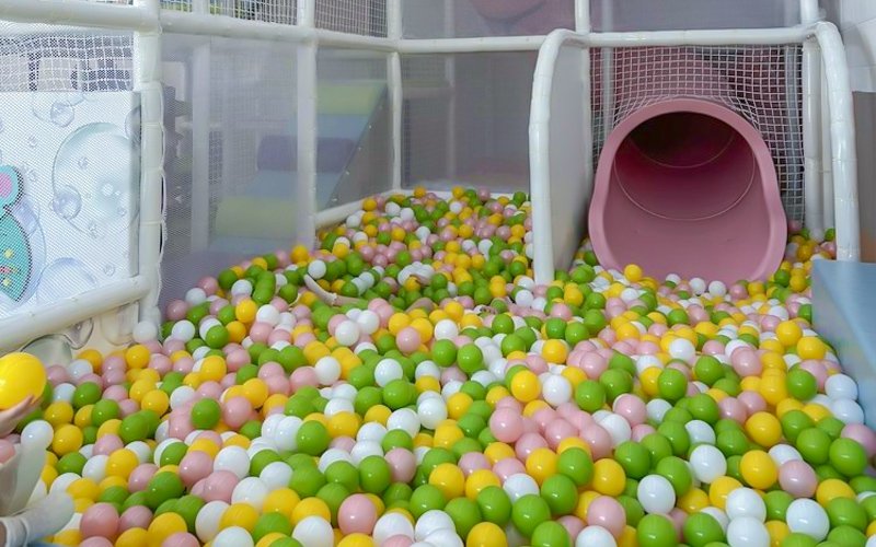 Indoor soft play system for kids with safety features