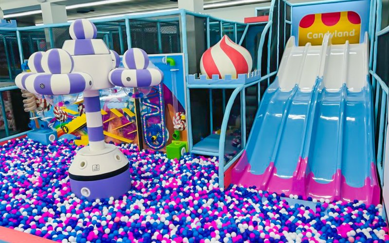 Real photo of an indoor playground as a profitable entertainment business